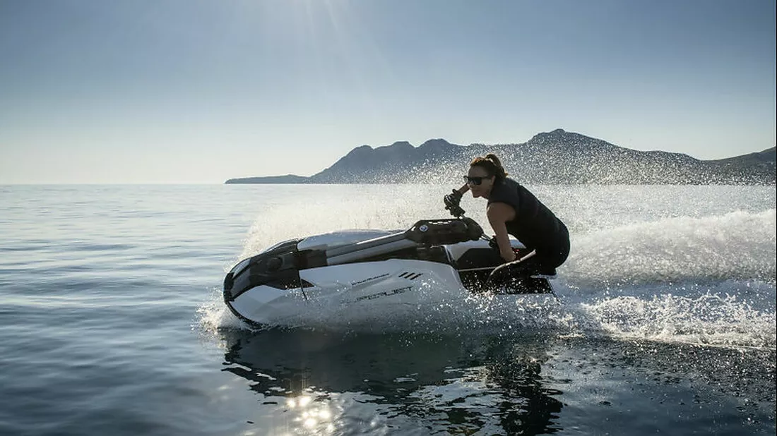 traje neopreno moto de agua